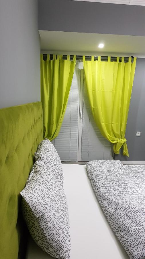 Villa Bratislava เดมีร์ คาเปีย ภายนอก รูปภาพ